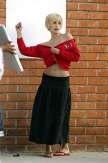 Shannyn Sossamon feet photo thumbnail