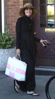 Shannyn Sossamon feet photo thumbnail