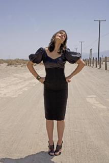 Shannyn Sossamon feet photo thumbnail