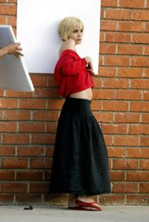 Shannyn Sossamon feet photo thumbnail