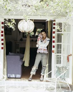 Shannyn Sossamon feet photo thumbnail