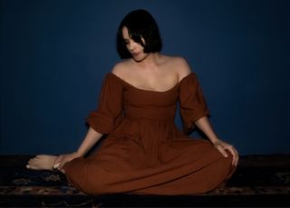 Shannyn Sossamon feet photo 1