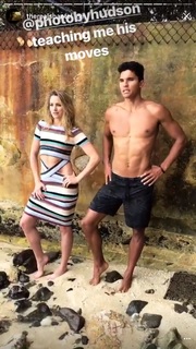 Shantel VanSanten feet photo thumbnail