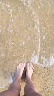 Shantel VanSanten feet photo thumbnail