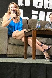 Shantel VanSanten feet photo thumbnail