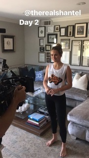 Shantel VanSanten feet photo thumbnail