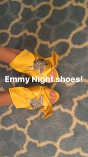 Shantel VanSanten feet photo thumbnail