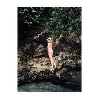 Shantel VanSanten feet photo thumbnail