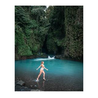 Shantel VanSanten feet photo thumbnail