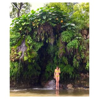 Shantel VanSanten feet photo thumbnail