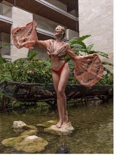 Shantel VanSanten feet photo thumbnail