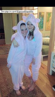Shantel VanSanten feet photo thumbnail