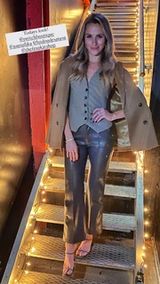 Shantel VanSanten feet photo thumbnail