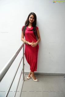 Shanvi Srivastava feet photo 14