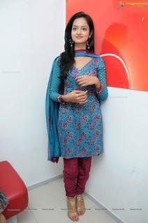 Shanvi Srivastava feet photo 9