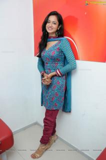 Shanvi Srivastava feet photo 8