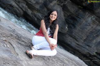 Shanvi Srivastava feet photo 15