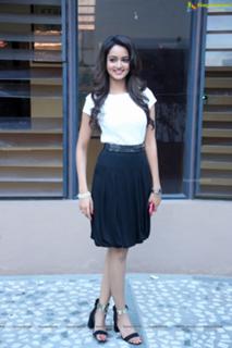 Shanvi Srivastava feet photo 5