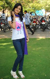Shanvi Srivastava feet photo 17