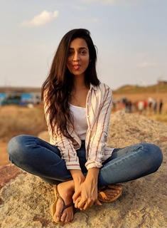 Shanvi Srivastava feet photo 2