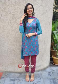 Shanvi Srivastava feet photo 10