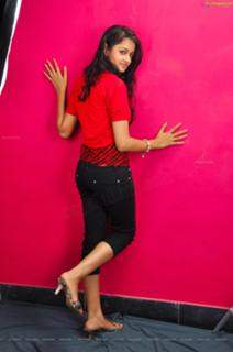 Shanvi Srivastava feet photo 15