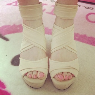 Sharla in Japan feet photo 19