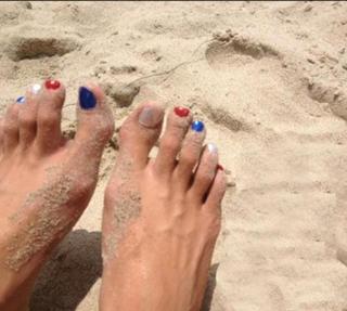 Sharni Vinson feet photo thumbnail