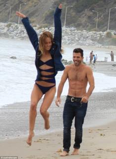 Sharni Vinson feet photo thumbnail