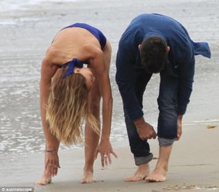 Sharni Vinson feet photo thumbnail