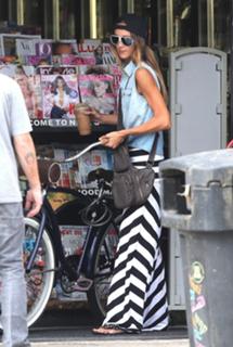 Sharni Vinson feet photo thumbnail