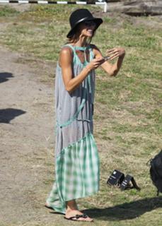 Sharni Vinson feet photo thumbnail