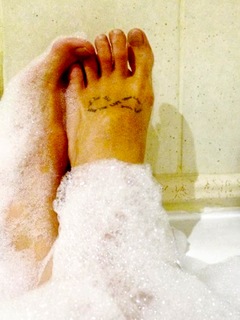 Sharni Vinson feet photo thumbnail