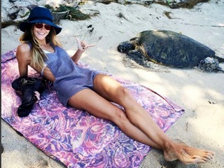 Sharni Vinson feet photo thumbnail