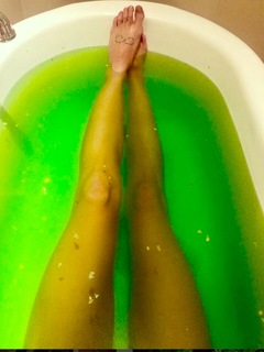 Sharni Vinson feet photo thumbnail