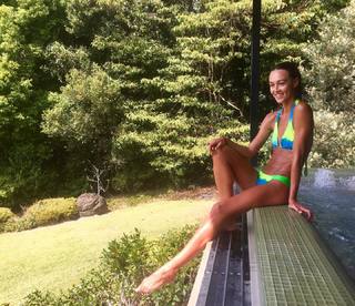 Sharni Vinson feet photo thumbnail