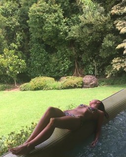 Sharni Vinson feet photo thumbnail