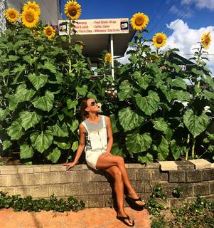 Sharni Vinson feet photo thumbnail