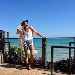 Sharni Vinson feet photo thumbnail