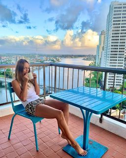 Sharni Vinson feet photo thumbnail