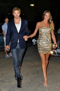 Sharni Vinson feet photo thumbnail