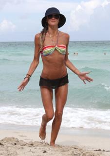 Sharni Vinson feet photo thumbnail