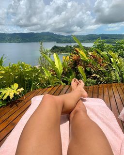 Sharni Vinson feet photo thumbnail