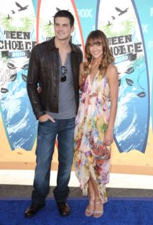 Sharni Vinson feet photo thumbnail