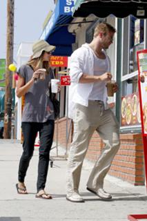 Sharni Vinson feet photo thumbnail