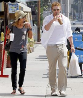 Sharni Vinson feet photo thumbnail