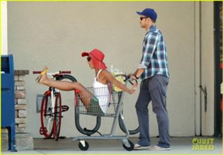 Sharni Vinson feet photo thumbnail