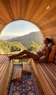 Sharni Vinson feet photo thumbnail