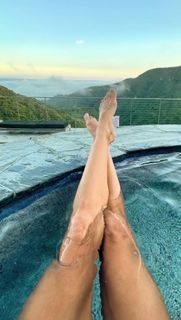 Sharni Vinson feet photo thumbnail