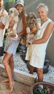 Sharni Vinson feet photo thumbnail